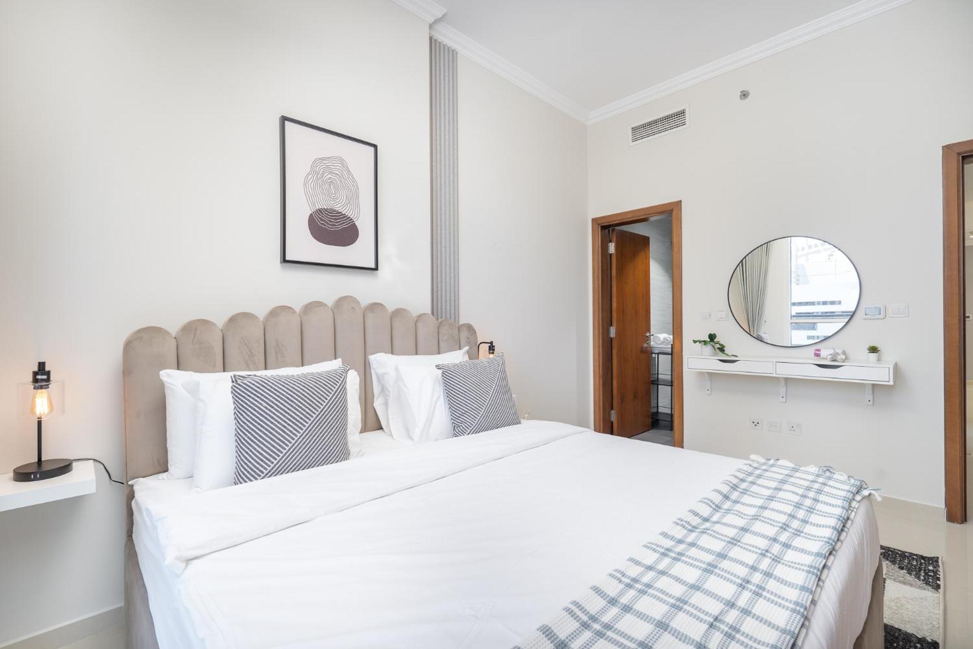 Heaven Crest Vacation Homes Downtown - Studio And 1 Bedroom Suites 2 Minute Walk To Dubai Mall And Burj Khalifa Екстериор снимка