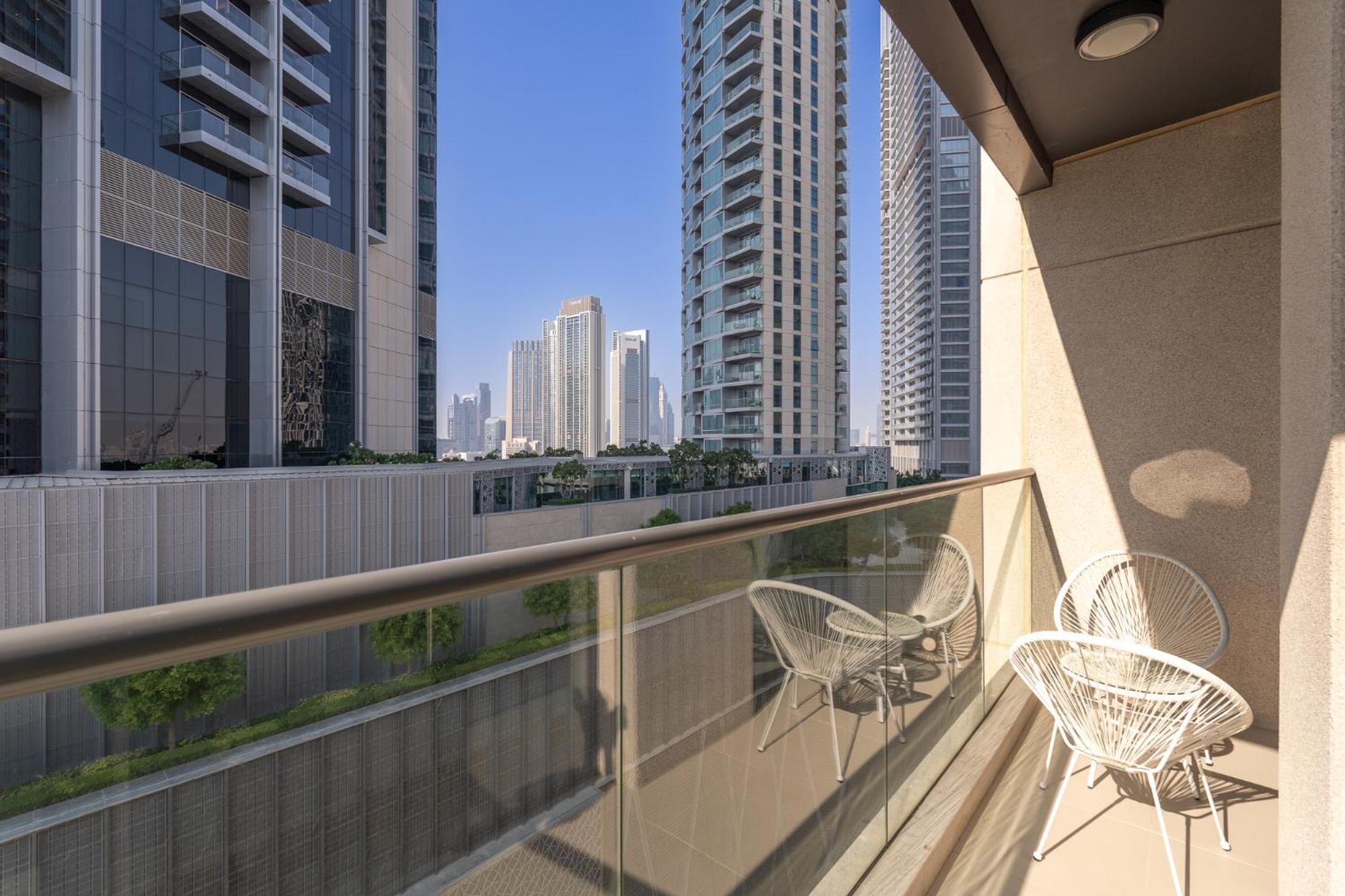 Heaven Crest Vacation Homes Downtown - Studio And 1 Bedroom Suites 2 Minute Walk To Dubai Mall And Burj Khalifa Екстериор снимка